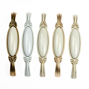 włoskie uchwyty ceramiczne M 78.01.00.R4G złoty mat, porcelana