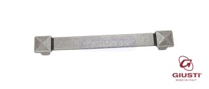 meblowy-uchwyt-postarzane-srebro-giusti-WMN22612800E8