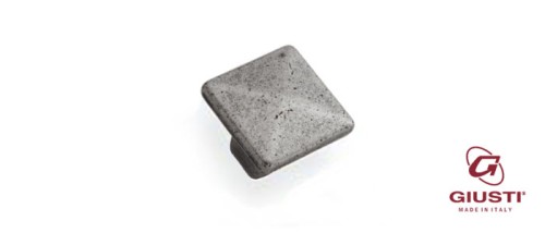 galka-meblowa-postarzane-srebro-WPO22602400E8